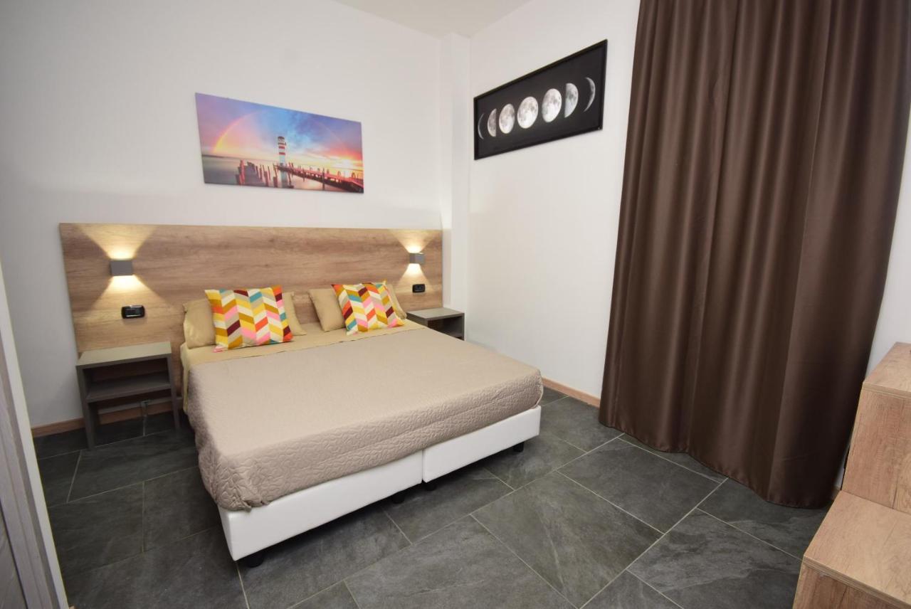 Hotel Crisvan Rimini Exterior photo