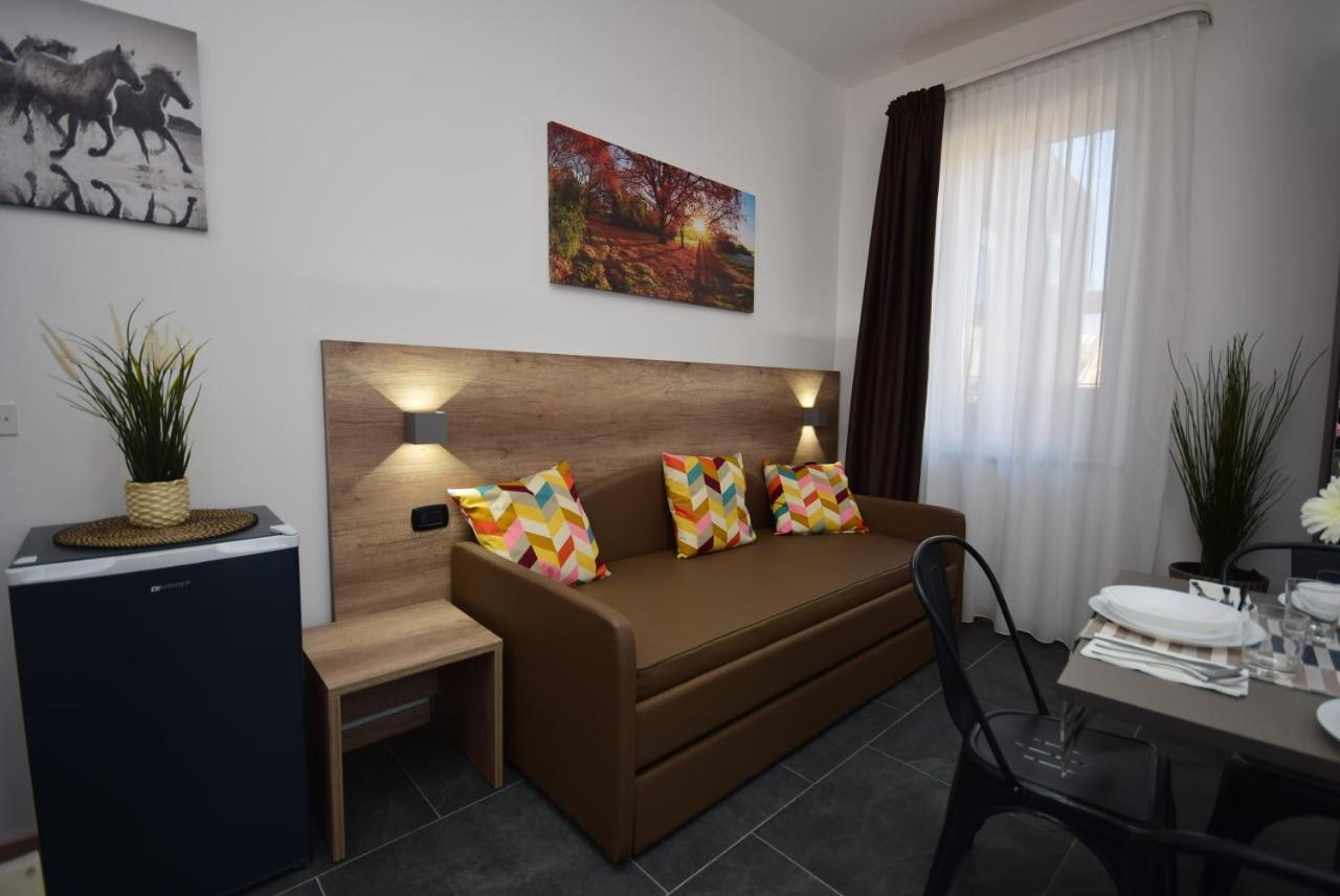 Hotel Crisvan Rimini Exterior photo