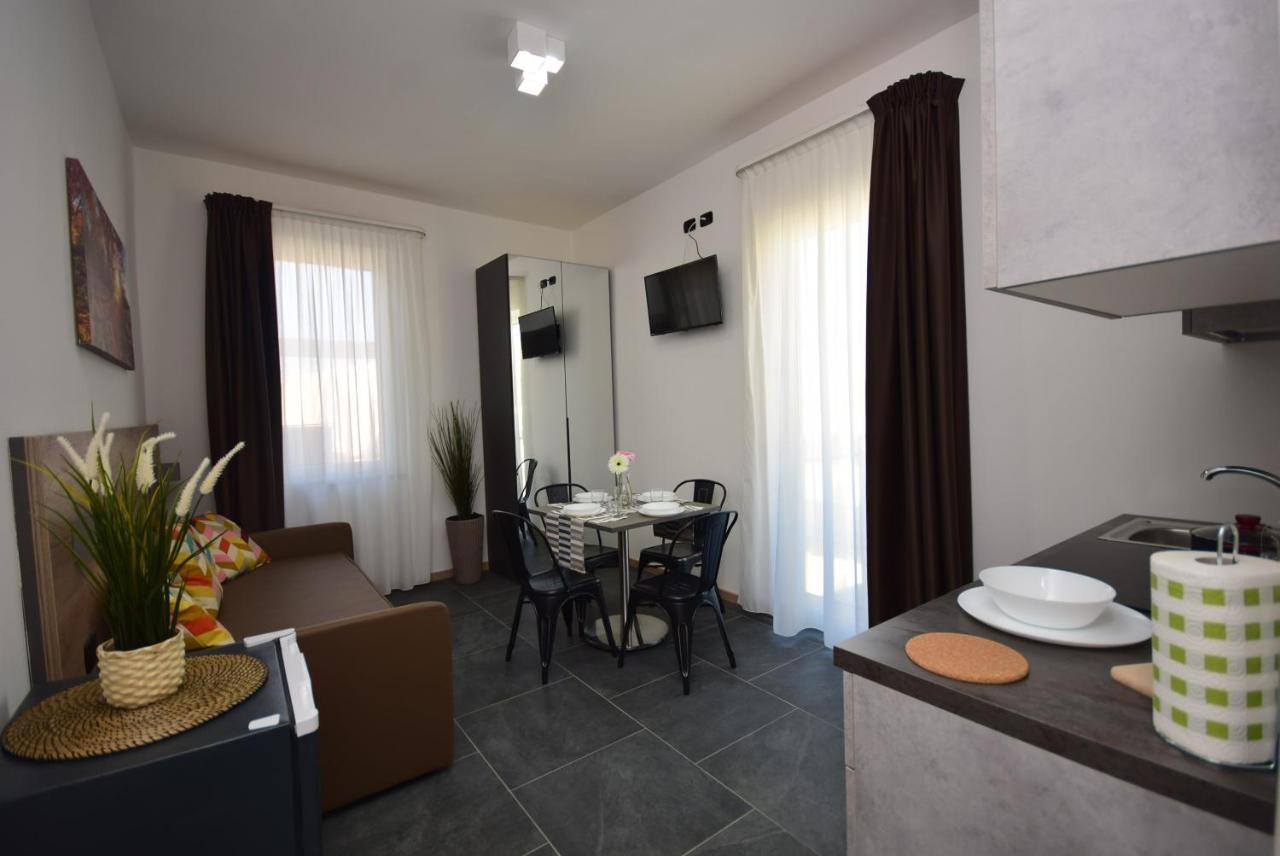 Hotel Crisvan Rimini Exterior photo