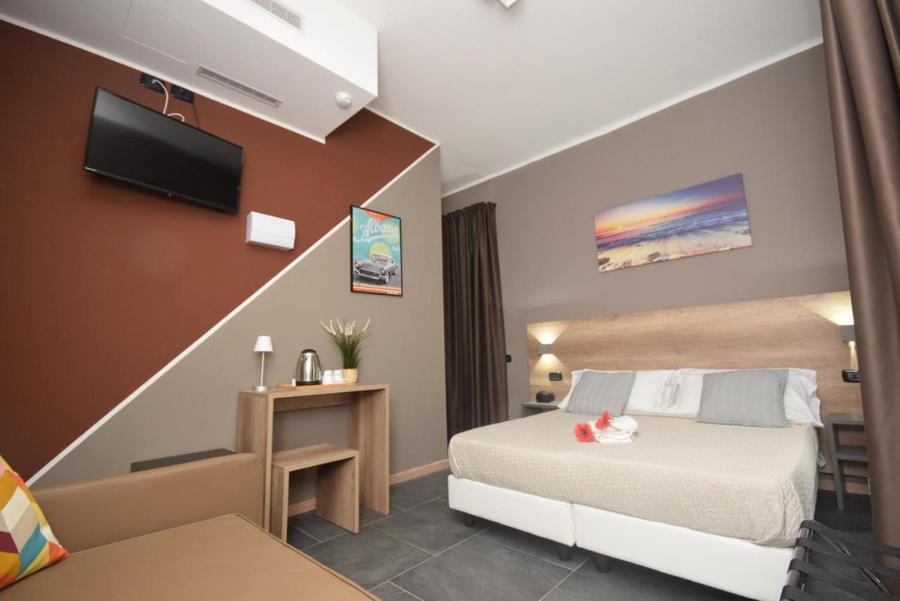 Hotel Crisvan Rimini Exterior photo