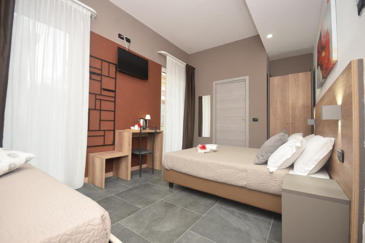 Hotel Crisvan Rimini Exterior photo