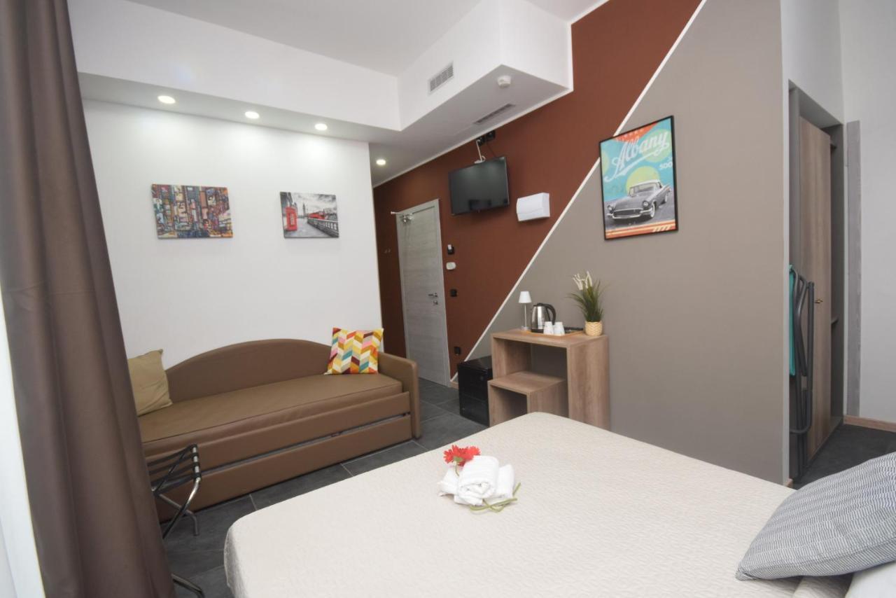 Hotel Crisvan Rimini Exterior photo