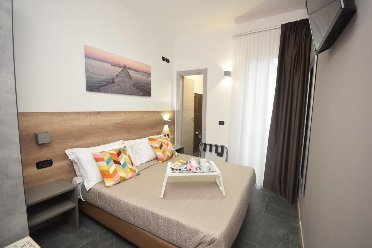 Hotel Crisvan Rimini Exterior photo