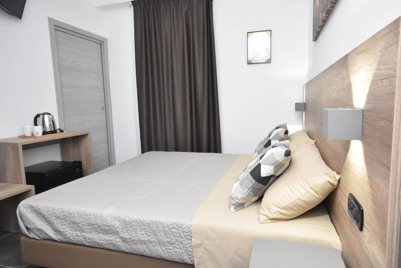 Hotel Crisvan Rimini Exterior photo